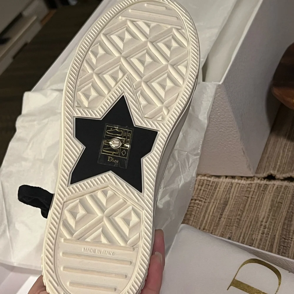 Dior Walk'n'Dior High-Top Sneakers - Picture 7 of 7